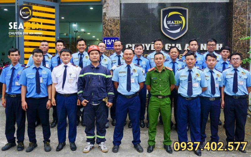 Nhân viên an ninh bảo vệ chuyên nghiệp
