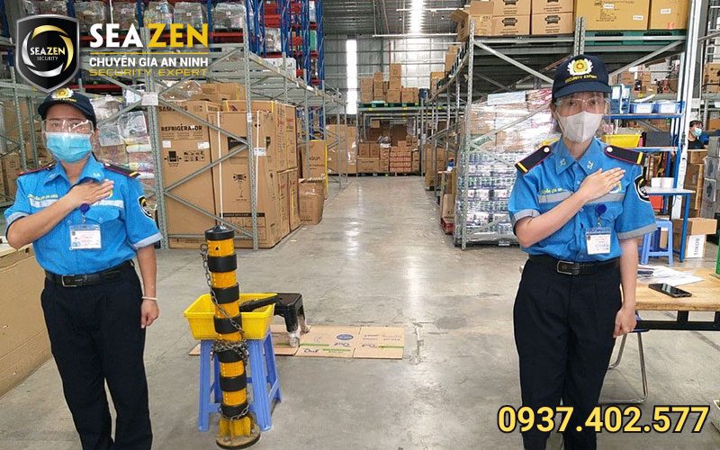 Nhân viên bảo vệ kho hàng