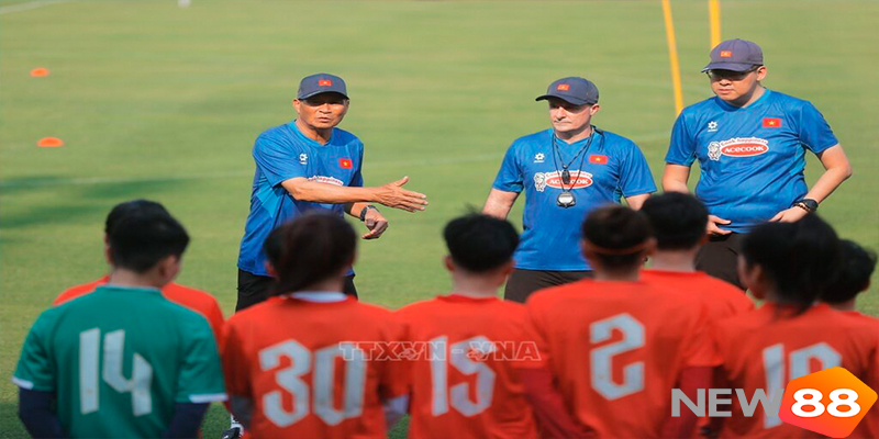 HLV Mai Đức Chung tiếp tục dẫn dắt ĐT nữ Việt Nam