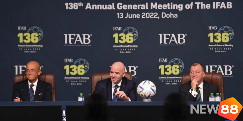 IFAB họp bàn về luật bóng đá